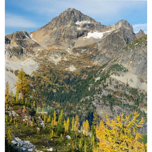 Wild, Jamie and Judy 아티스트의 Washington State-North Cascades-Lewis Lake and Black Peak-view from Heather Pass작품입니다.